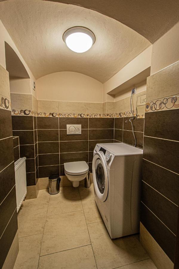 Modern And Spacious In Center Apartment *