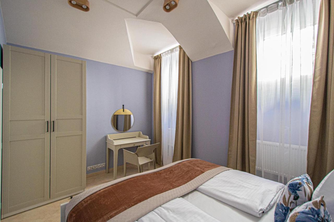 Modern And Spacious In Center * Prag