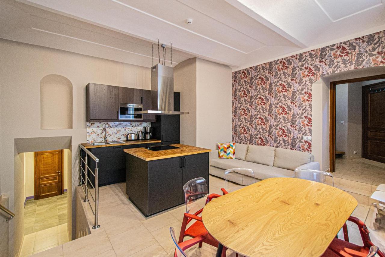 Modern And Spacious In Center * Prag