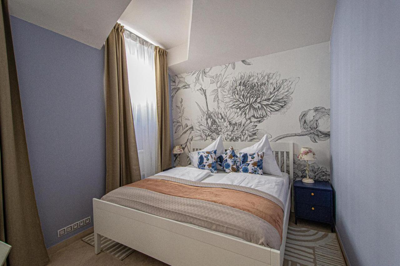 Modern And Spacious In Center Prag
