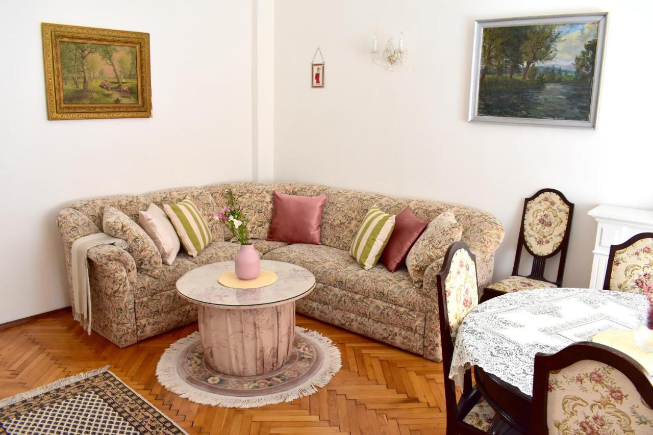 Apartment Old Town Konviktska - Bohemian