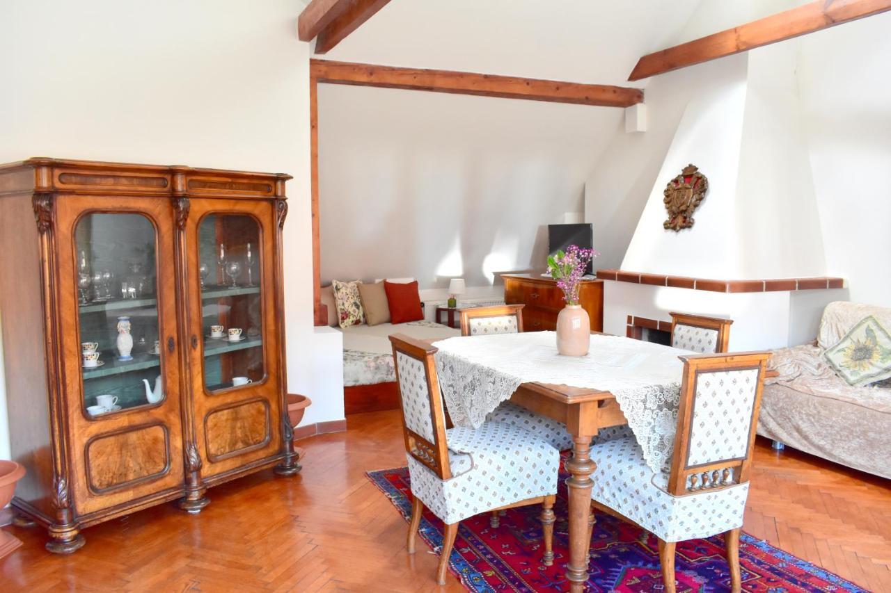 Old Town Konviktska - Bohemian Apartment