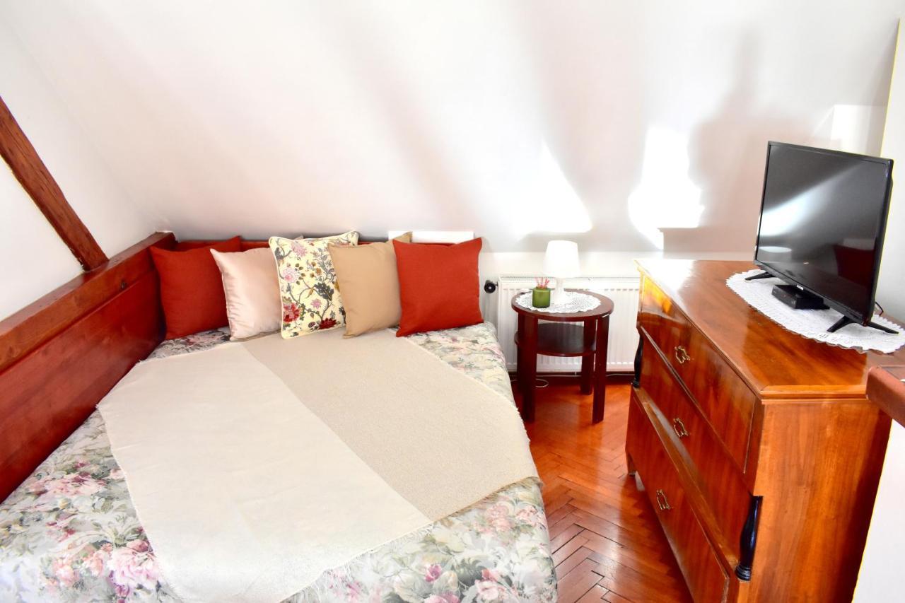 Apartment Old Town Konviktska - Bohemian