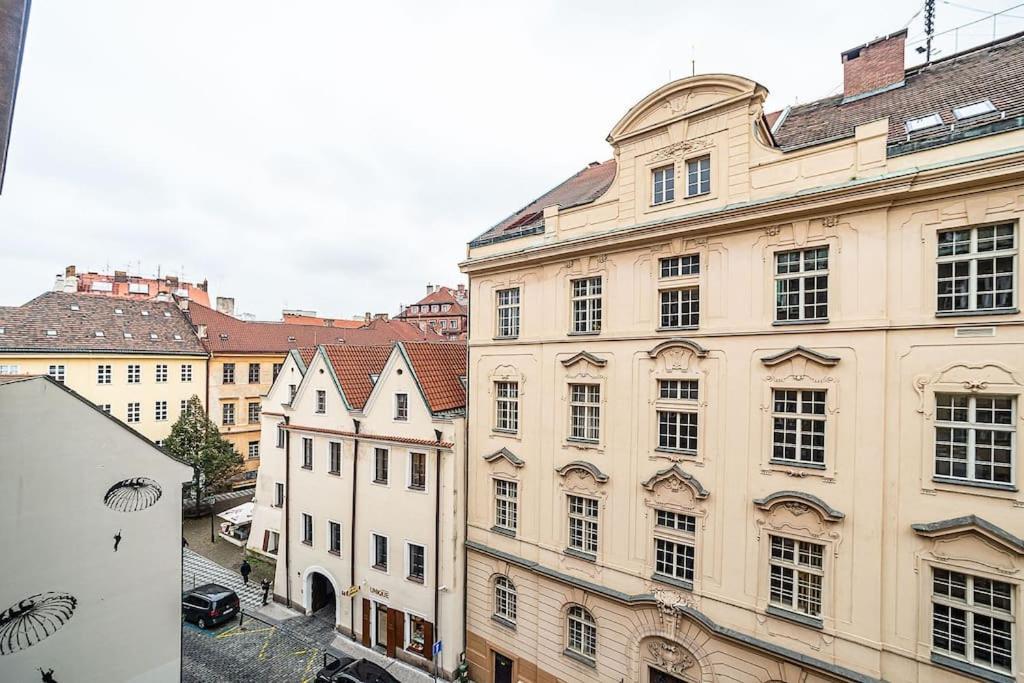 Classic Old Town Apartment