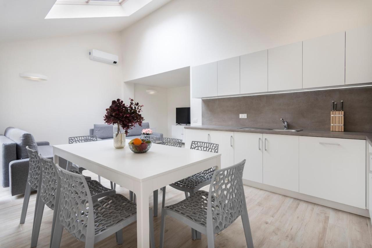 Kinsky Garden And By Dwellfort Prag