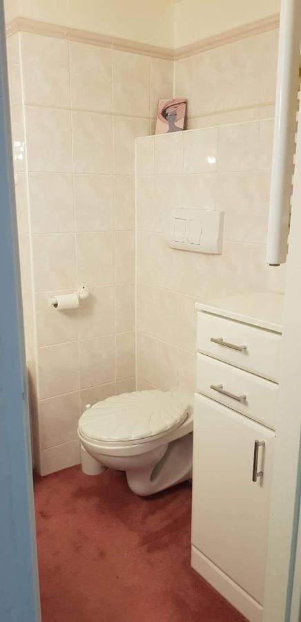 Apartment Square 1