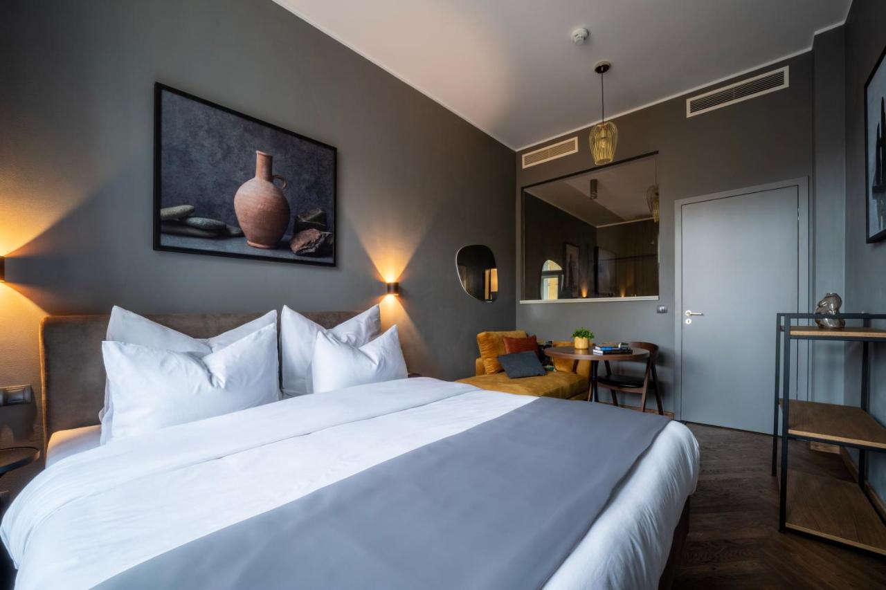 The Viaduct - & 4* Prag