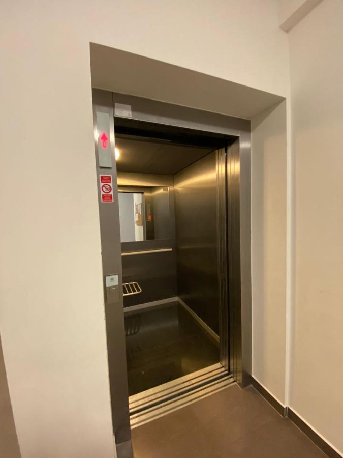 / 10 Min From Center / O2 Arena Apartment