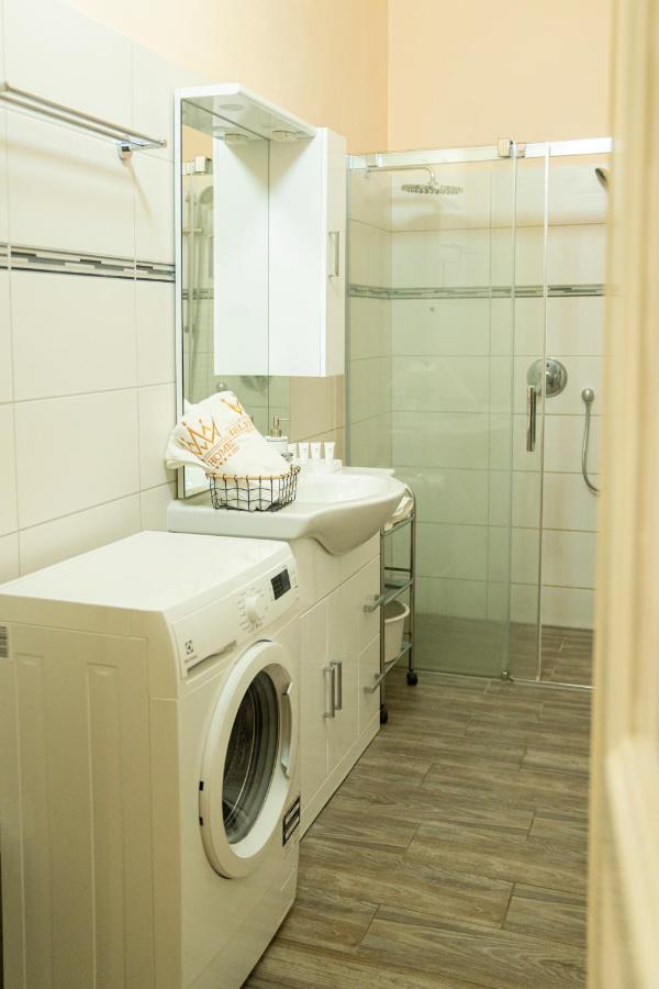 Helen Homestay Vaclavske Namesti Lägenhet Prag