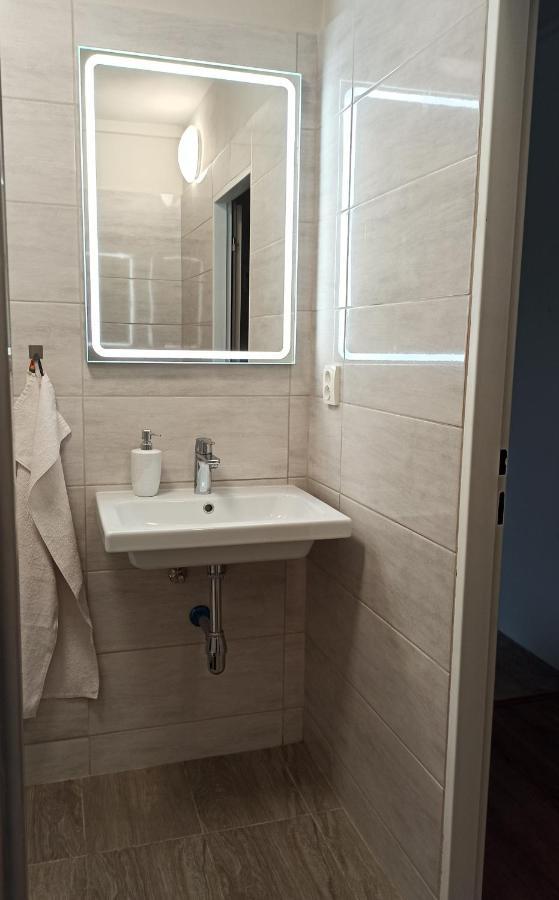 Apartment In A Good Location *