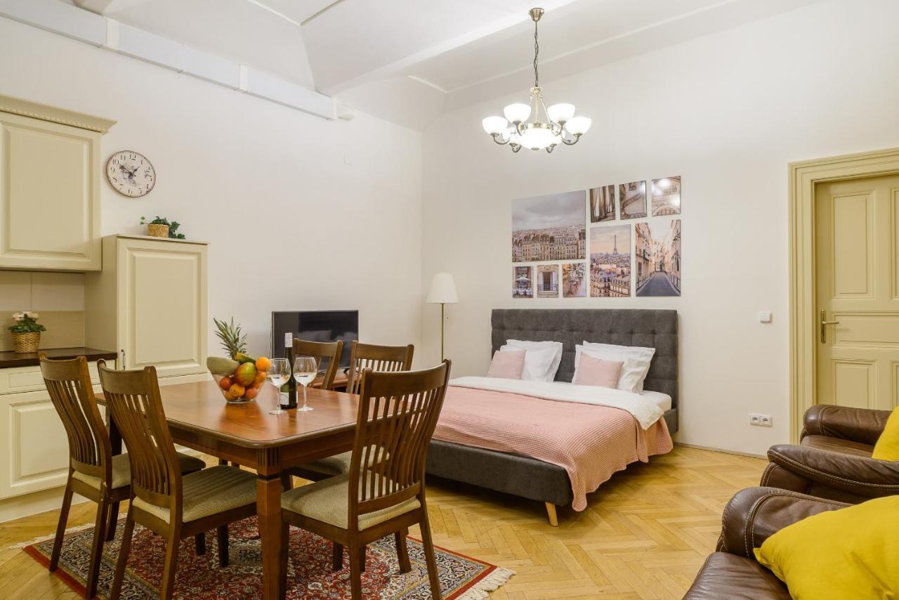Superior Near Dlouha Street Apartment