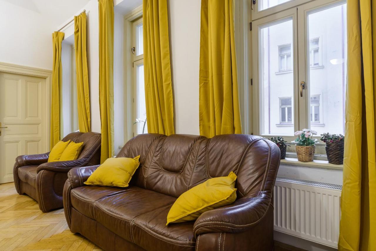 Superior Near Dlouha Street * Prag