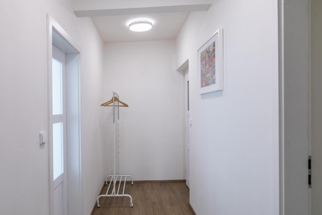 Apartment Cozy In Quiet Courtyard Near Charles Bridge