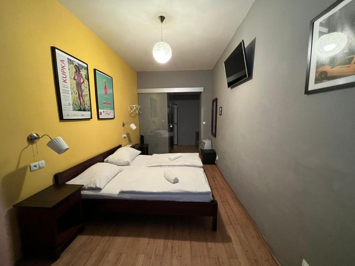 Central Studios 3*