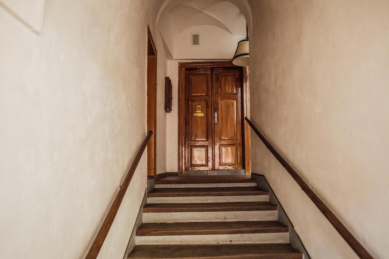 Apartment Thunovska *