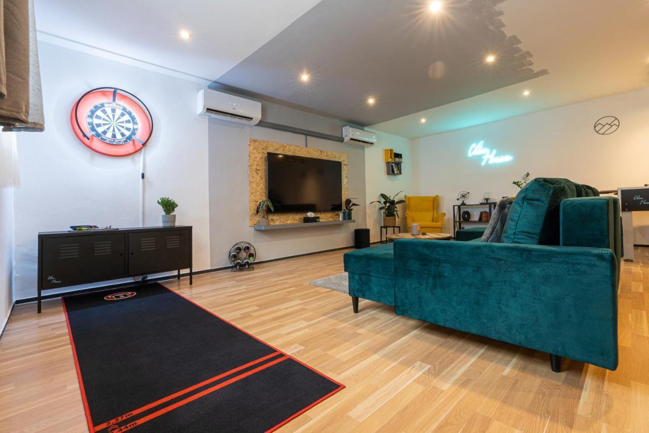 Vibe House *