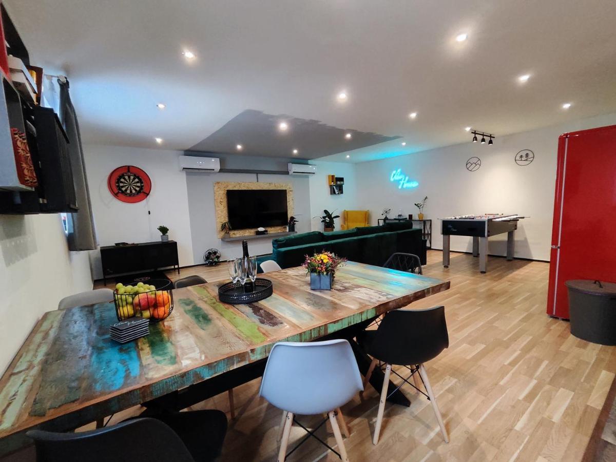 Vibe House