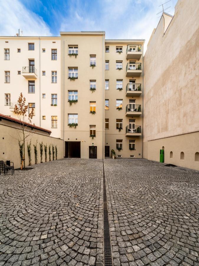 The Viaduct - & Prag