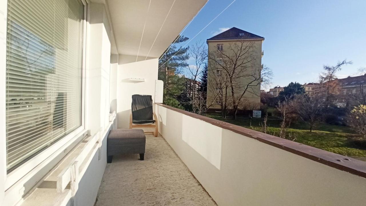 In A Good Location Apartment *