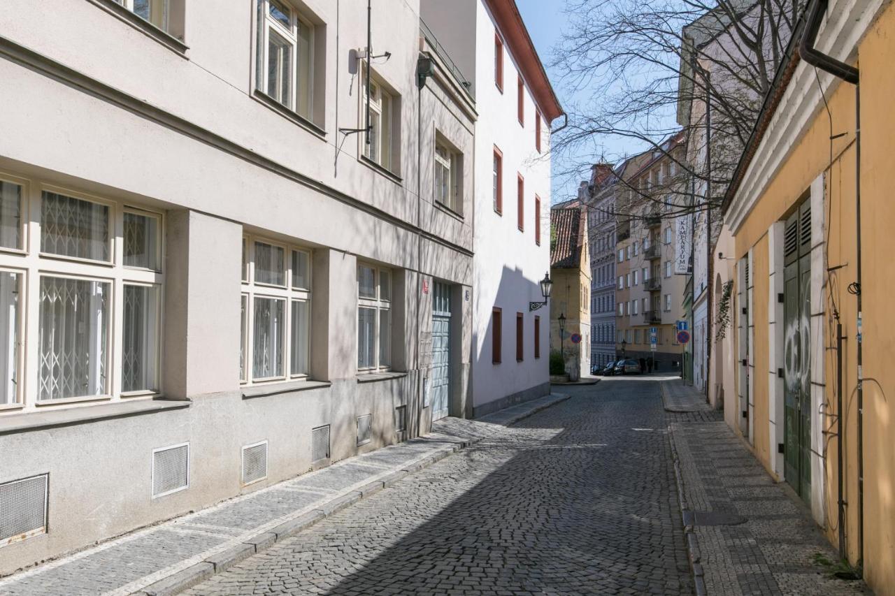 Cozy In Quiet Courtyard Near Charles Bridge Prague