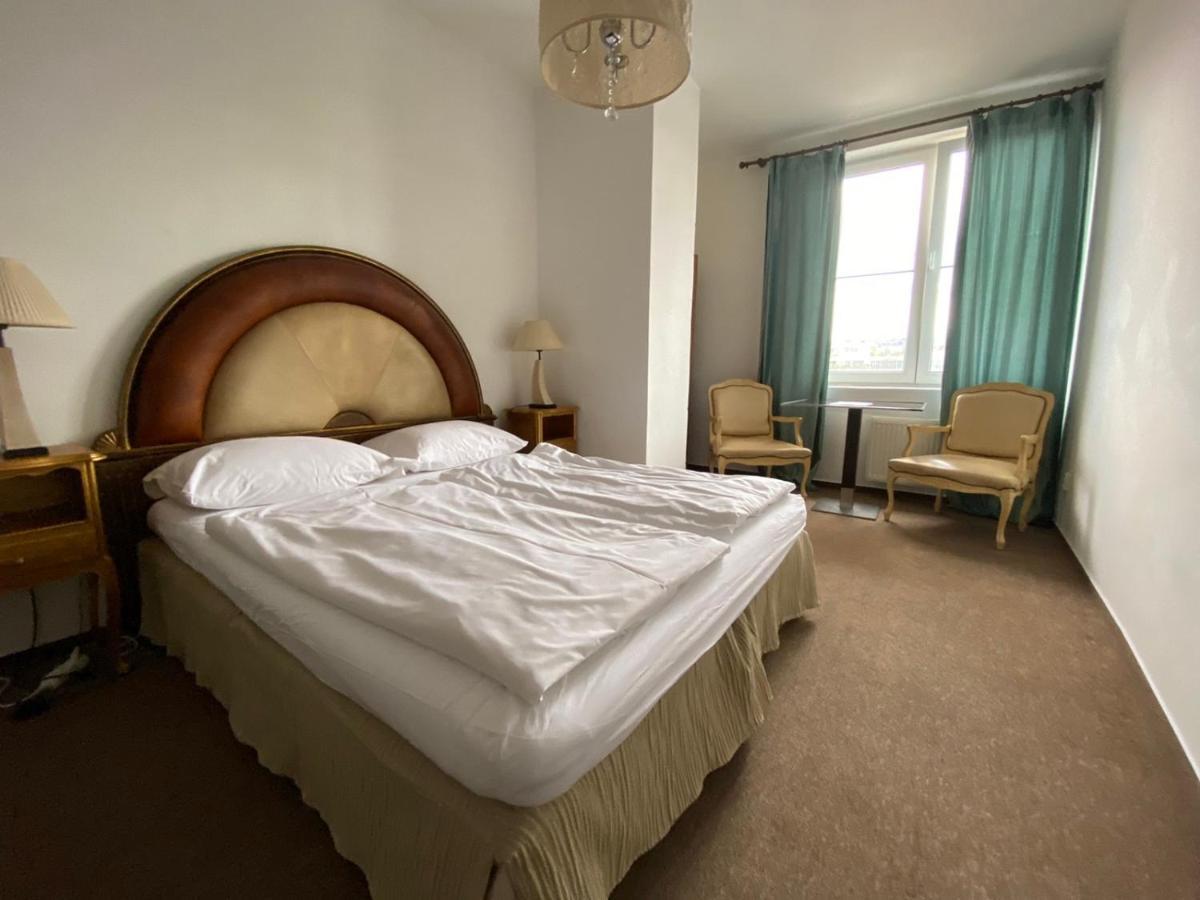 Bank Invest Apartmens - Old Town Apartment Prag