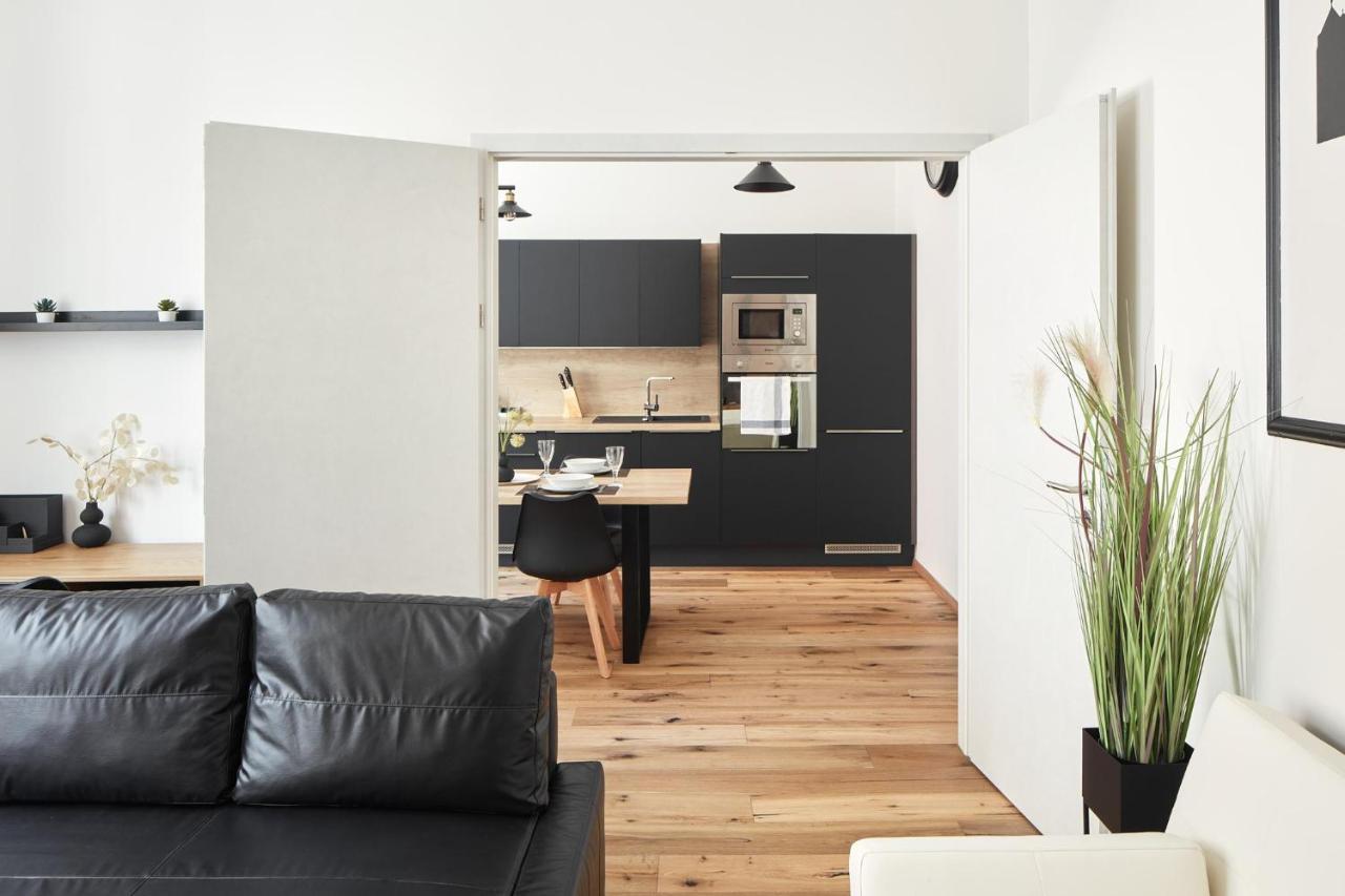 Apartment Days - Stylish - Workspace Prag