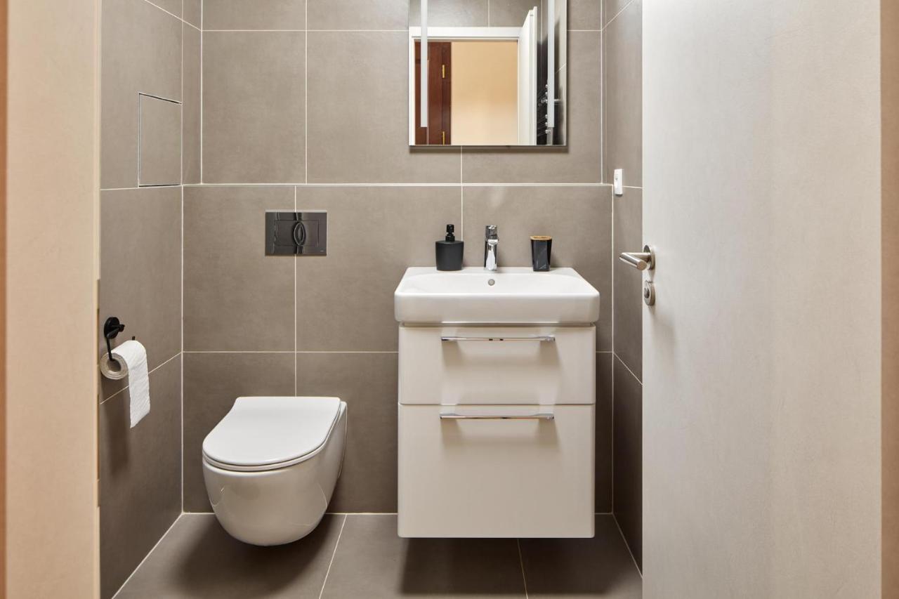 Days - Stylish - Workspace Apartment Prag