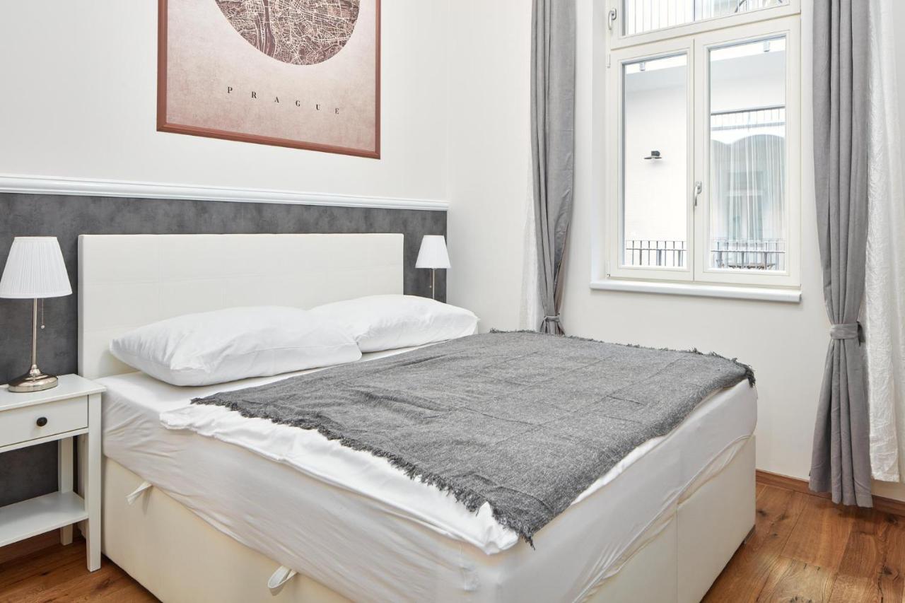 Days - Stylish - Workspace Apartment *