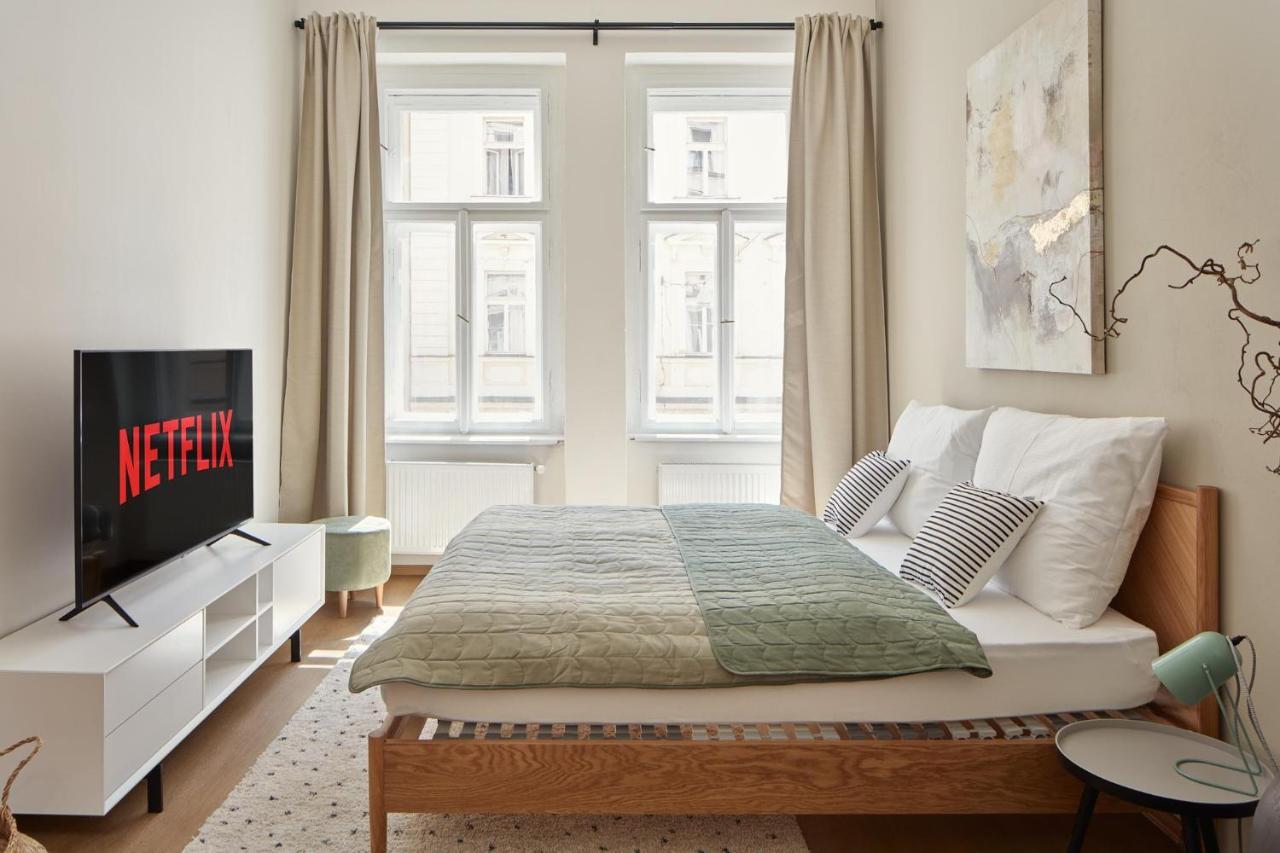 Days - Sunlit 1bdr - Netflix - Yet Quiet - New Town