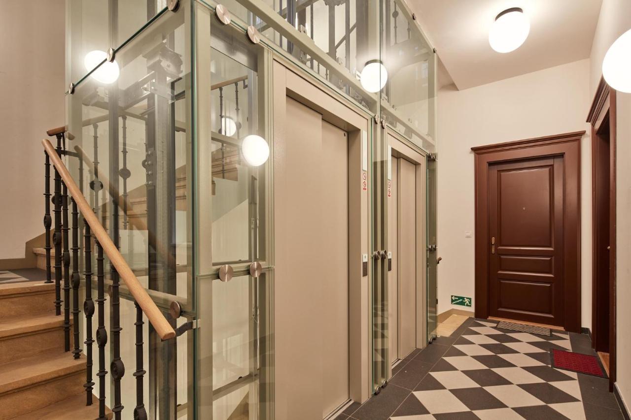 Days - Stylish - Workspace Apartment Prag