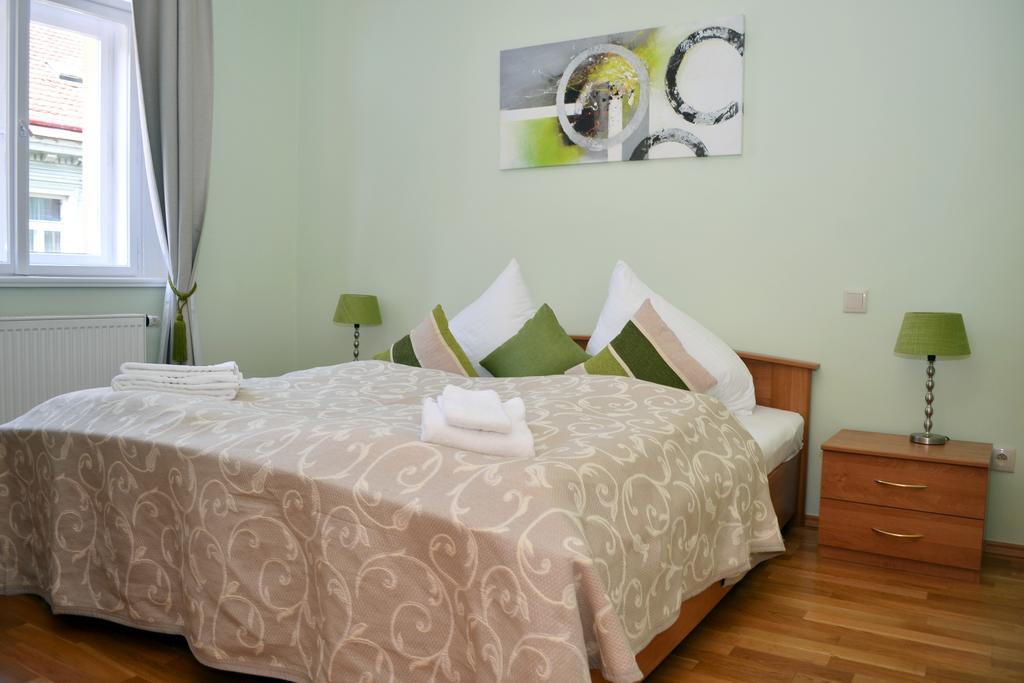 Riverside Ruterra Apartment