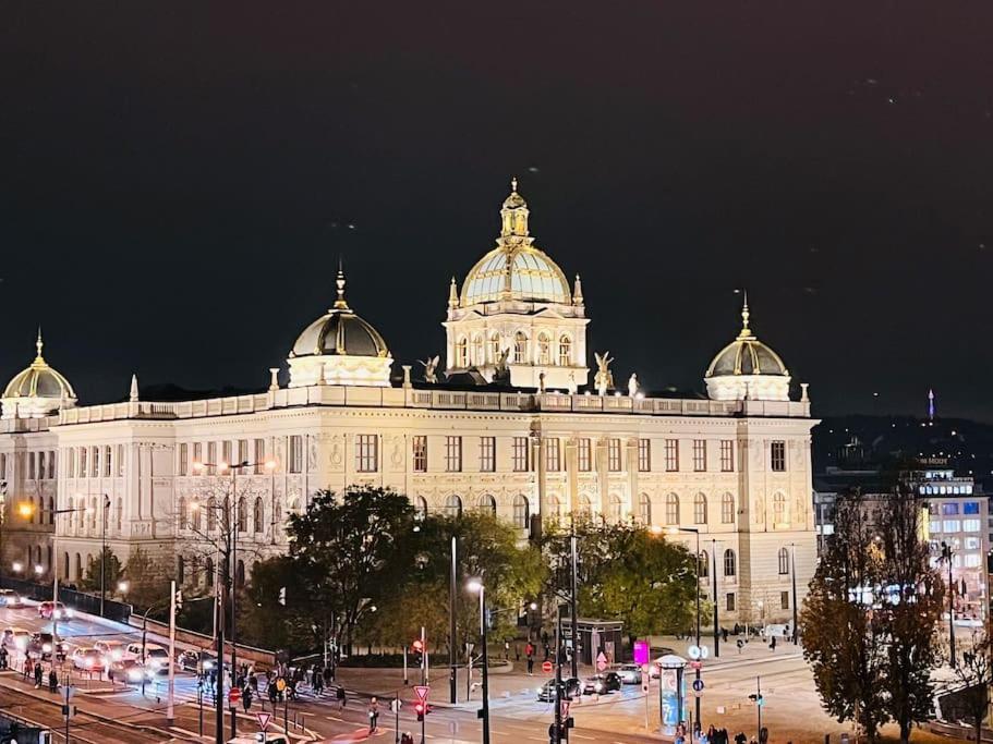 Apartment Royal Historical In Center Prague