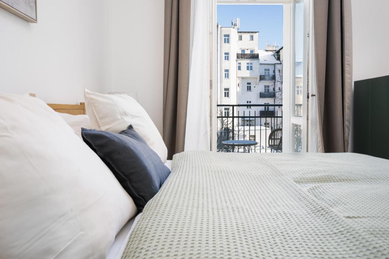 Days - Bright Flat - Small Balcony - Quiet Area Prag