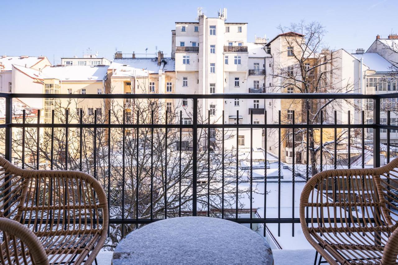 Days - Bright Flat - Small Balcony - Quiet Area Lägenhet Prag