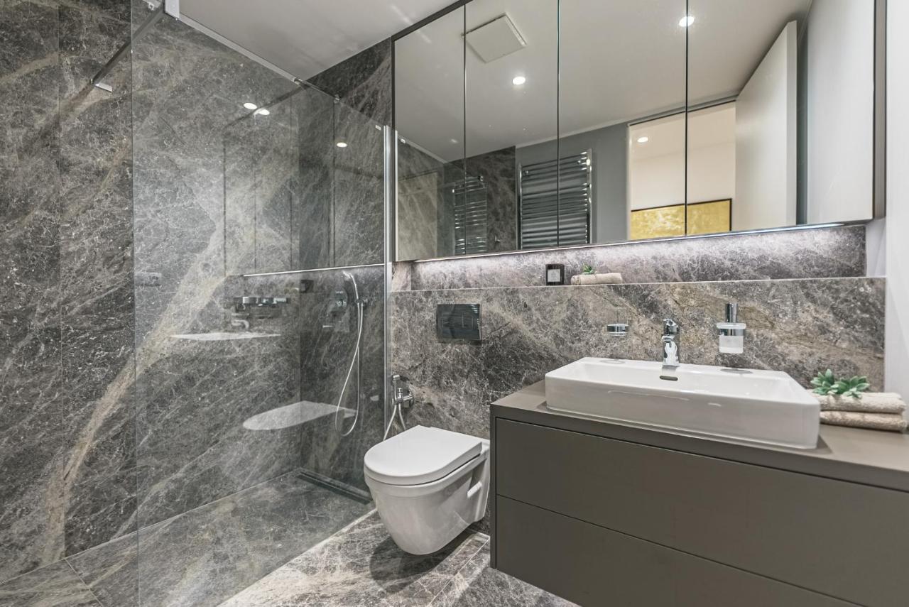 Days - Stylish With Terrace - Parking - Quiet Area Apartment