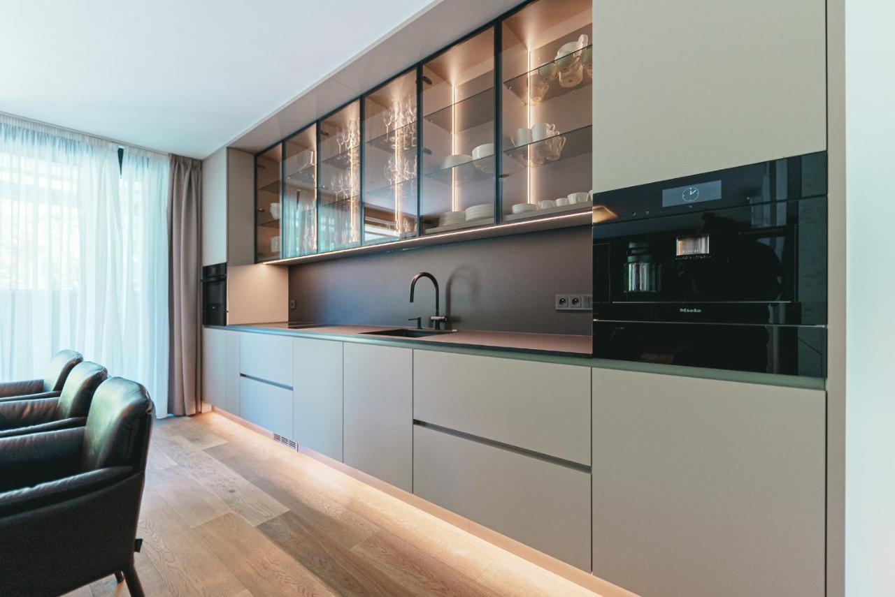Days - Stylish With Terrace - Parking - Quiet Area *