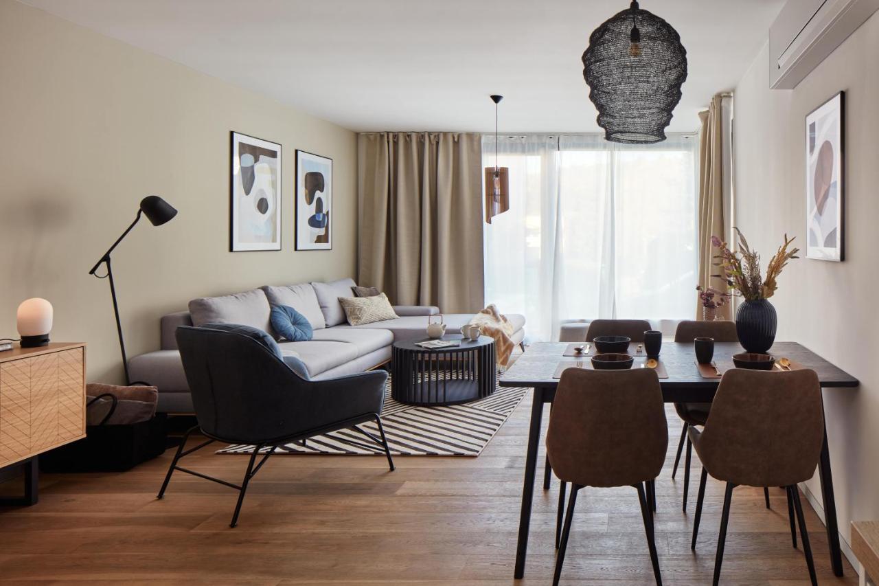 Days - Stylish With Terrace - Parking - Quiet Area *