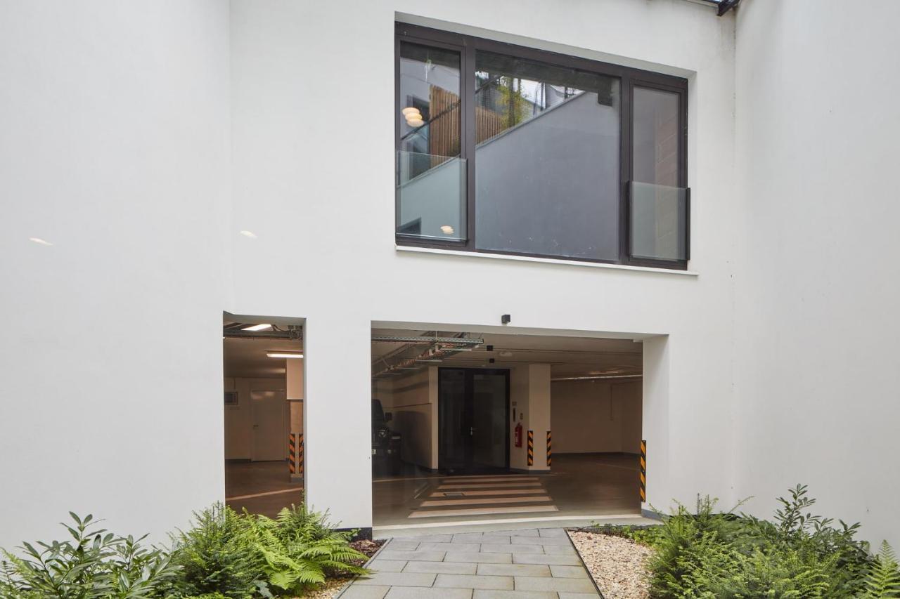 Apartment Days - Stylish With Terrace - Parking - Quiet Area *
