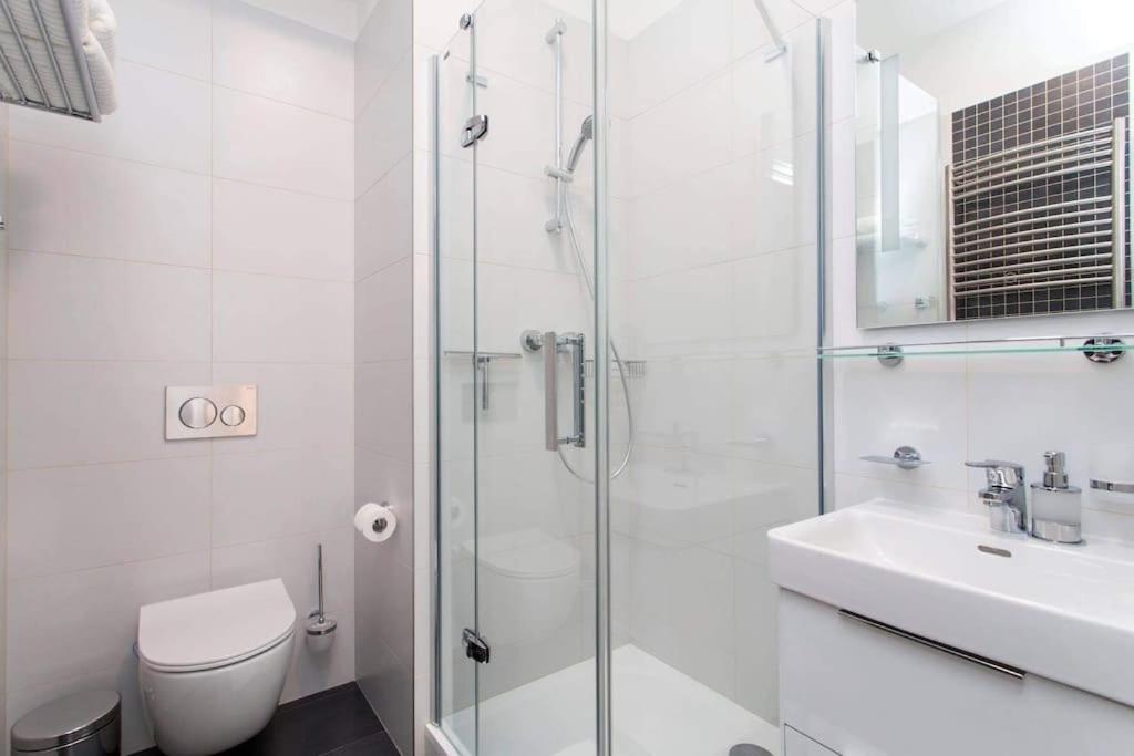 Friendly Private In The Sharing Flat Gasthof Prag