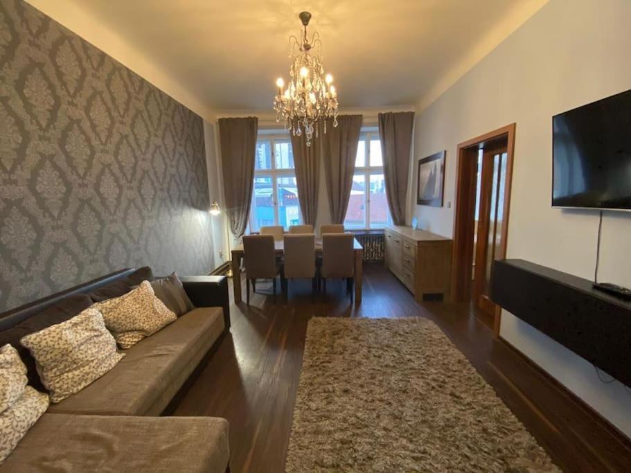 5 In The Centre Of Apartment *