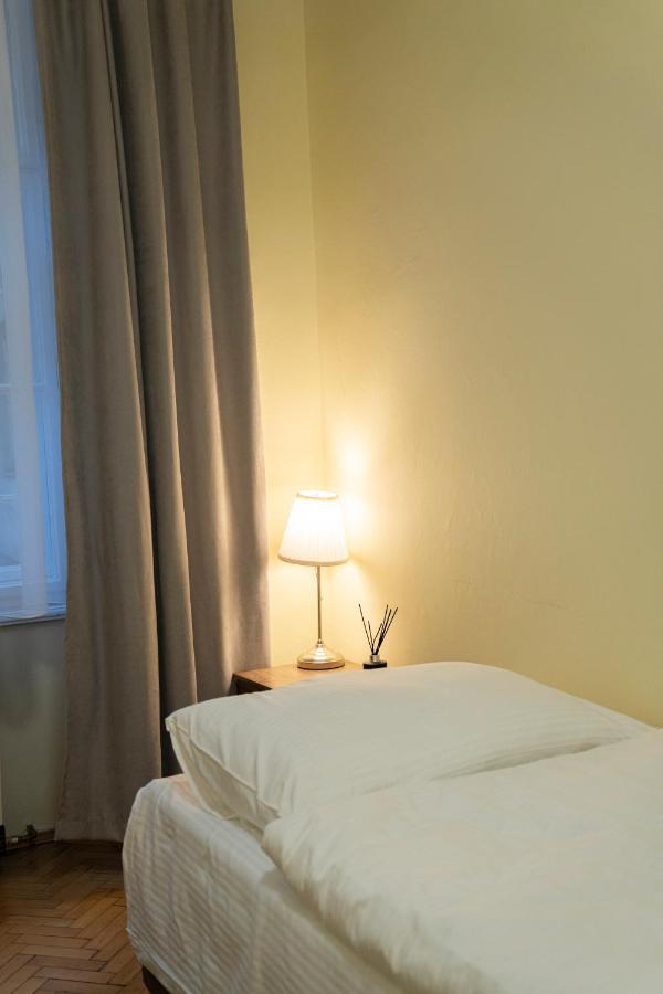 Helen Homestay Vaclavske Namesti Lägenhet
