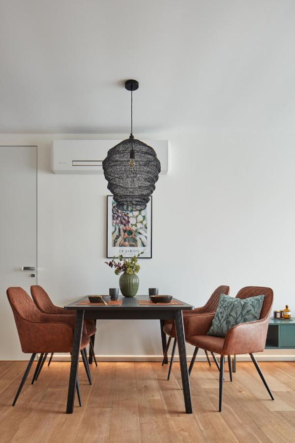 Days - Stylish With Terrace - Parking - Quiet Area Apartment Prague