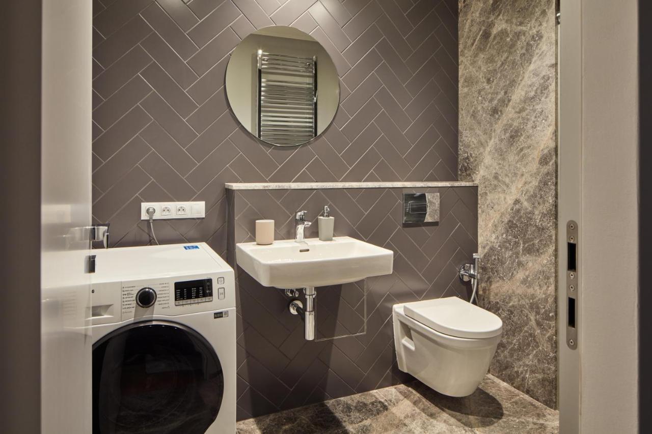 Days - Stylish With Terrace - Parking - Quiet Area *