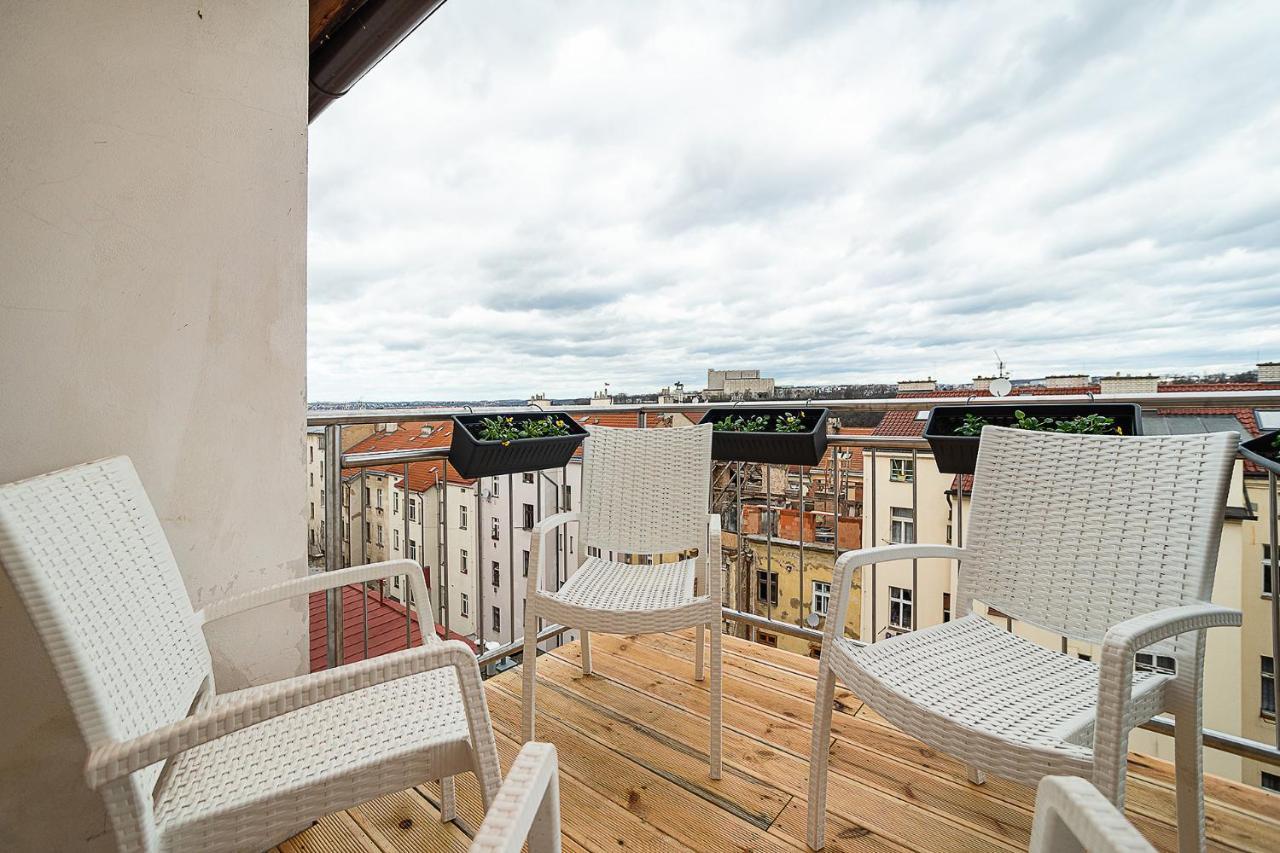 Big 4-bedroom Flat, Terrace With Great Vitkov View *
