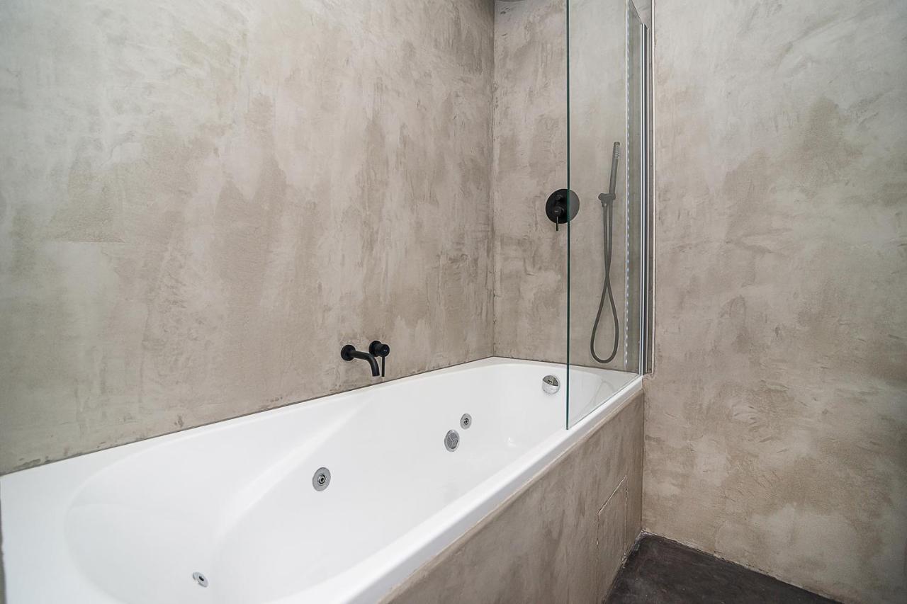 Big 4-bedroom Flat, Terrace With Great Vitkov View