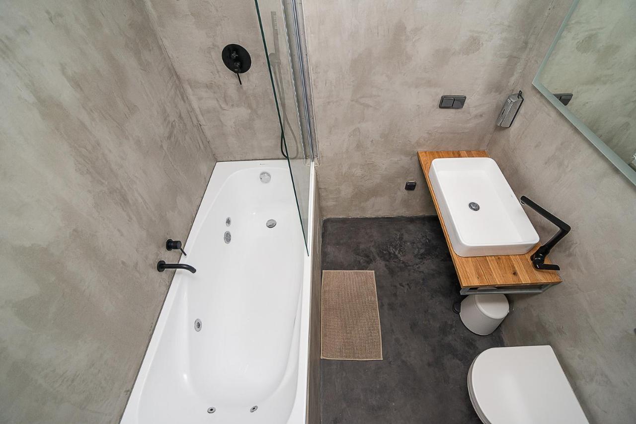 Big 4-bedroom Flat, Terrace With Great Vitkov View Lejlighed *