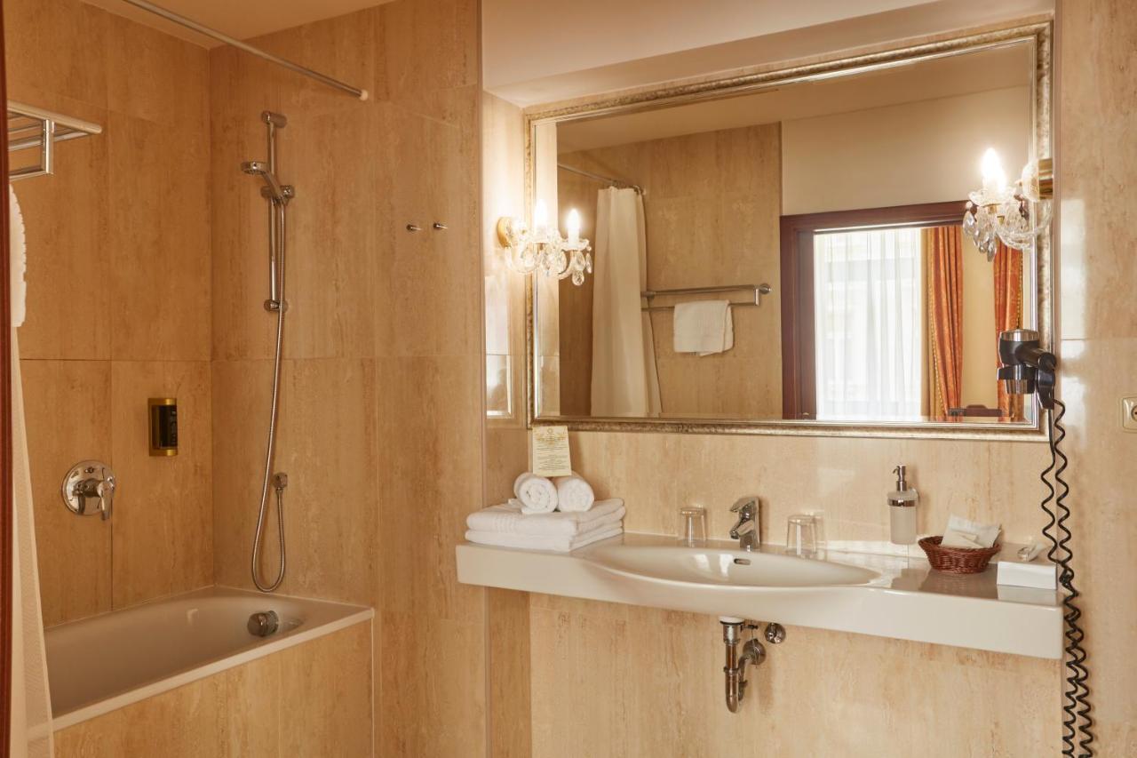 Fleur De Lis Hotell 4*