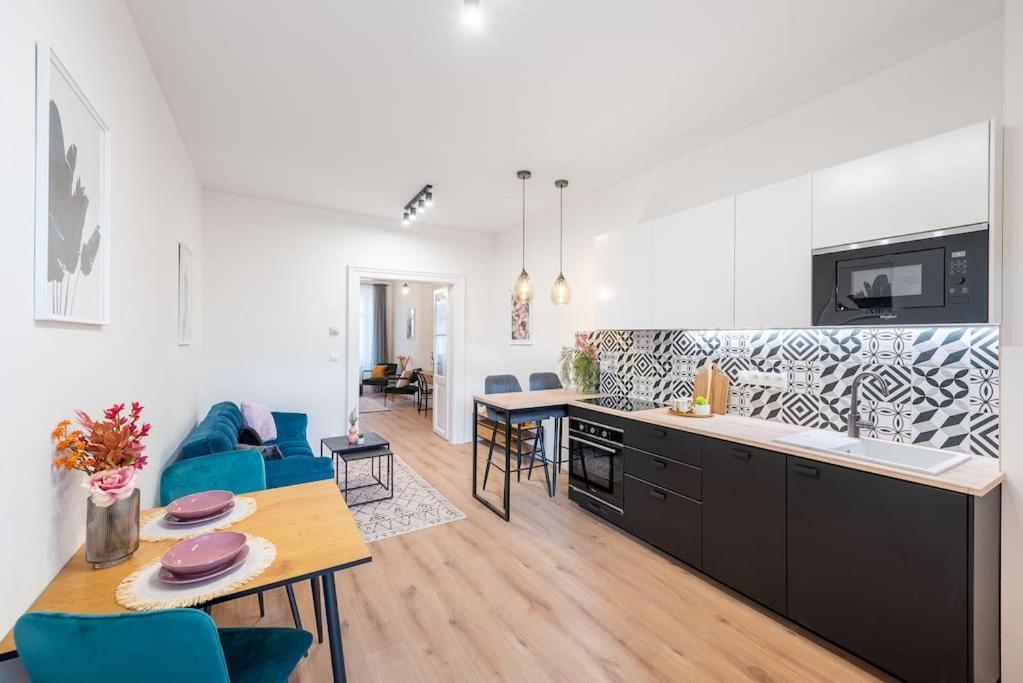 Sweet Cozy Close To Mala Strana Apartment Prague