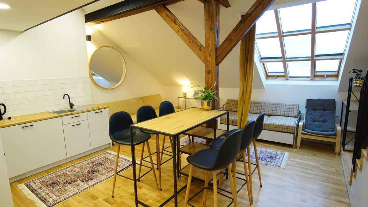 Rooftop No 22 - Center Art District Letna Apartment Prag