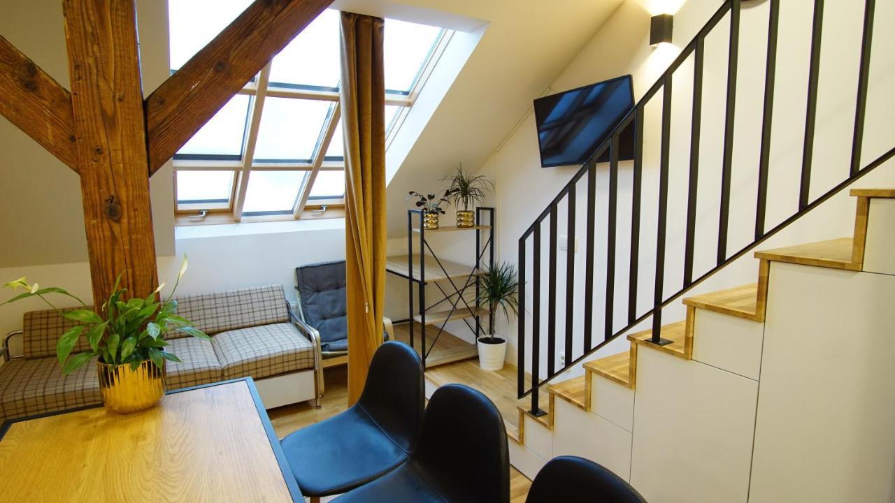 Rooftop No 22 - Center Art District Letna Apartment